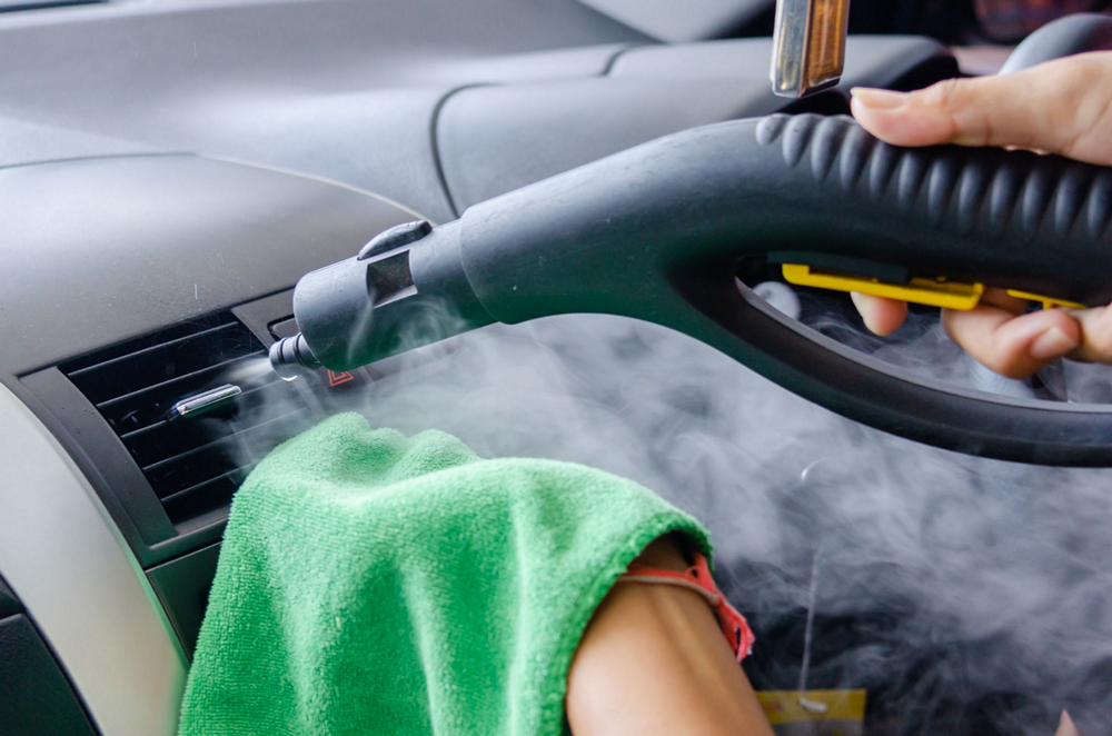 Как устранить неприятный запах в машине?